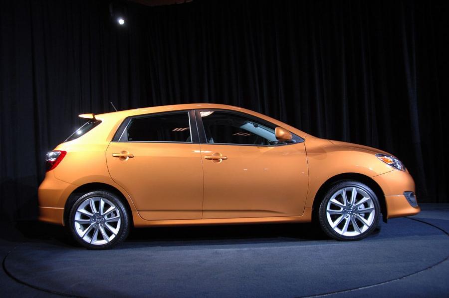  Toyota Corolla Matrix 2009 года  (фото 2 из 43)
